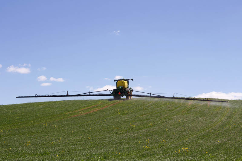 Nowe ciągniki: październik 2020 gorszy niż przed rokiem
