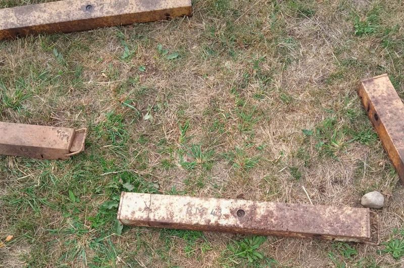 Podczas wypasania krów rolnik znalazł niewybuchy