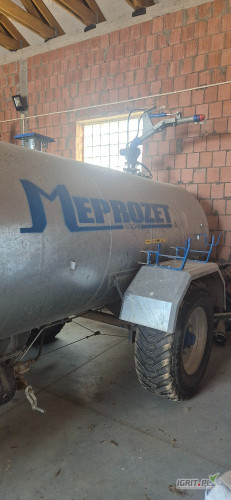 Sprzedam beczkę Meprozet 6m3 wraz z działkiem do podlewania i pompą odśrodkową. Zasięg działka 28 m. promień. Beczką nigdy nie...