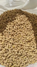 Sprzedam pellet z agrosurowcow, duza ilosc 80 euro / tone, pakowany w worki po 25 kg 90 euro/ tone.