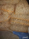 Sprzedam ziemniaki paszowe około 3 ton. Spakowane w worki po 30 kg. Ziemniaki przebierane ręcznie bez kamieni i pacyn różny kaliber...