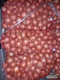 Sprzedam cebulę kal 6+ w ładnej suchej łusce.  Cebula zdrowa z importu Uzbekistan w workach 25 kg. Dostępne ilości tirowe na magazynie...