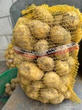 Sprzedam ziemniaki młode Denar kal.40+ lub większy. Kopane na zamówienie, workowane po 15 kg. Ilości paletowe. Możliwy transport 
