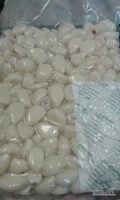 Oferujemy w całorocznej sprzedaży  czosnek obierany pakowany w folię od 500g do 10 kg oraz czosnek pakowany próżniowo po 1...