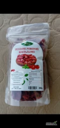 Witam. Sprzedam 660 kg suszonych na słońcu pomidorów koktajlowych w opakowaniach foliowych z etykietą profucenta o pojemności 200 gram.