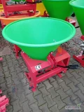 Rozsiewacz nawozów jednotarczowy Demarol typu lejek 
