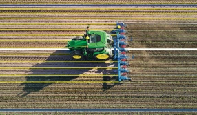 Po październiku John Deere umacnia pozycję lidera w rejestracji nowych ciągników