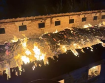 Ogromny pożar budynku gospodarczego - ZDJĘCIA