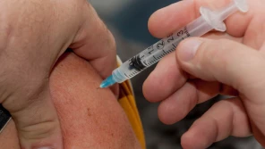 PSPO: Pracownicy sektora żywnościowego powinni być szczepieni priorytetowo