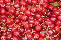 Sprzedawał czereśnie zbyt tanio. Został pobity