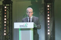 Wojciechowski uspakaja: obszary wiejskie muszą być bardziej wspierane