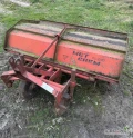 Sprzedam gleboglyzarkę, sprawna, rocznik 1995, mało używana do objazdu truskawek i tak też ustawiona 