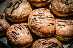 Dziś w Polsce zjemy 7 tysięcy ton pączków