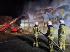 650 bel słomy poszło z dymem w Kotorowie - ZDJĘCIA