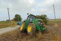 Mężczyzna czyszczący ciągnik został przez niego przejechany