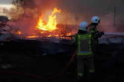 Piorun uderzył w budynek gospodarczy