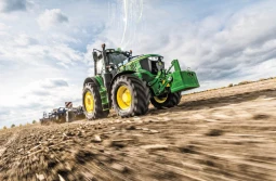 John Deere liderem sprzedaży ciągników powyżej 150KM w 2023 roku
