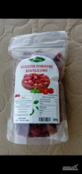 Witam. Sprzedam 660 kg suszonych na słońcu pomidorów koktajlowych w opakowaniach foliowych z etykietą profucenta o pojemności 200 gram.
