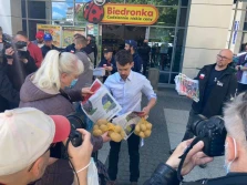 NIE chcemy tego robić... AgroUNIA rozdaje ziemniaki