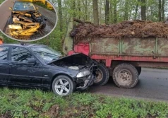 Traktorzysta wymusił pierwszeństwo. BMW nie miało szans...