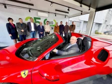 Czerwone Ferrari 296 GTS od firmy BIO-GEN dla pana Stanisława!
